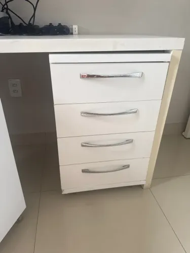 Gaveteiro com rodinhas para quarto ou escritório 