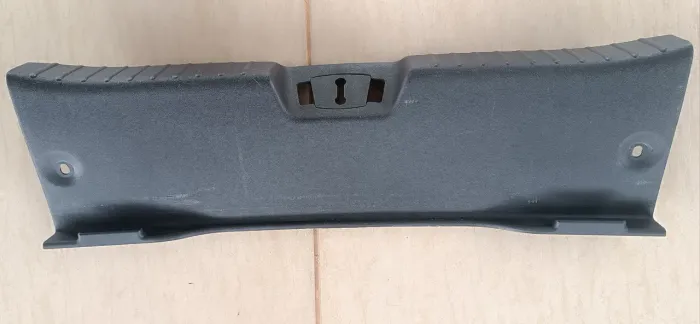 Moldura soleira porta mala Hyundai i30 2012