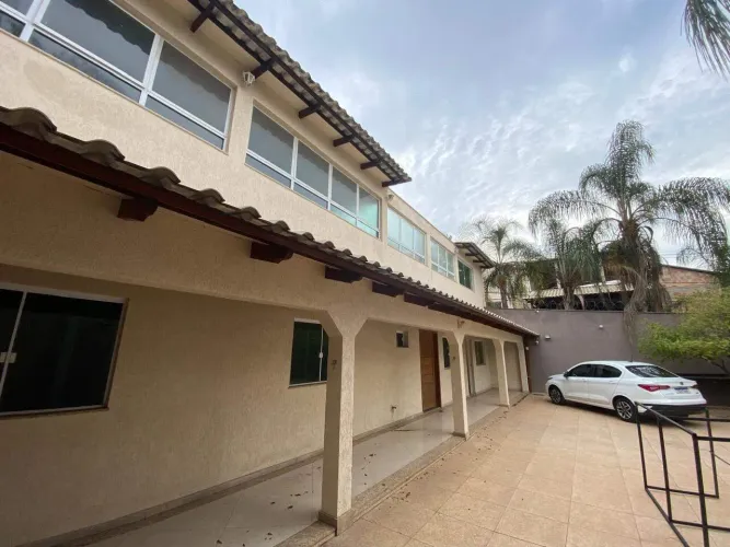 Casa residencial à venda em Santa Rosa, Sarzedo, com 3 suítes e amplo terreno