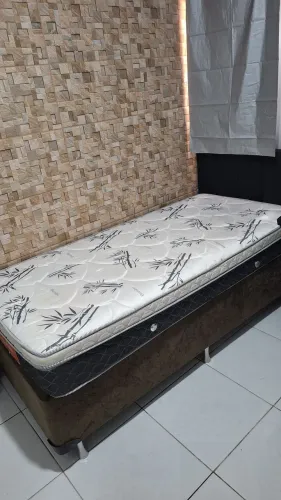Vendo cama box solteiro com cabeceira 