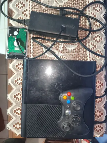 Xbox 360 super slim + Hd + controle