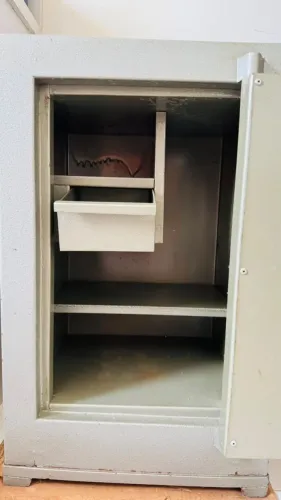 Cofre de Aço 60cm com Segredo Mecânico e Chave - Conservado