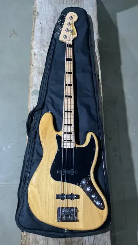 Vendo baixo 4 corda jazz bass fender chinês arco e passivo