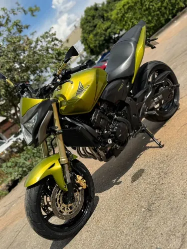Hornet 2012 verde