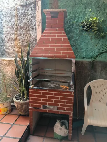 Vende se  churrasqueira