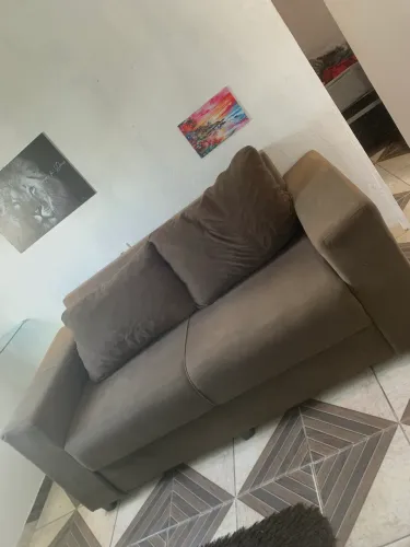 SOFÁ EM BOAS CONDIÇÕES