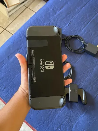 Nintendo Switch v1 Destravado via software + sd 128gb lotado de jogos 