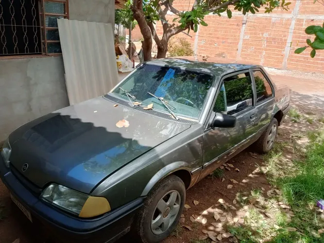 Chevrolet Monza GL 1.8 Efi/ SL/ L/ 650/barc. 2e4p (álcool) 1993