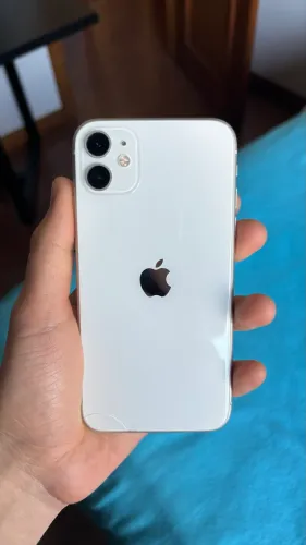 iPhone 11 128GB Branco