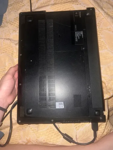 Vendo notebook Lenovo só com um detalhe na tela ou troco por iPad