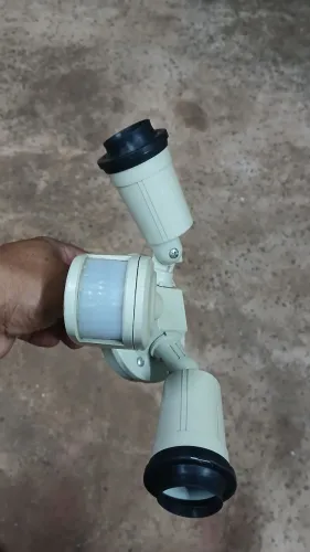 Luminária com sensor de presença 