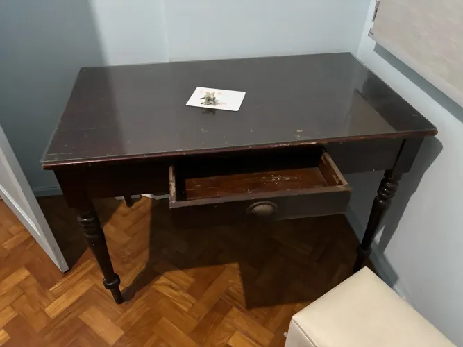 Móveis antigos