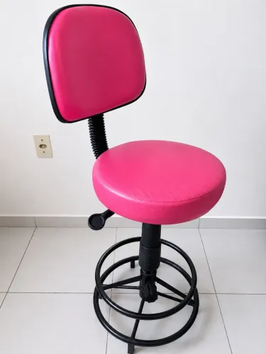 Cadeira alta giratória rosa com encosto-regulagem de altura