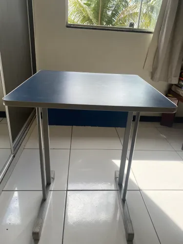 Mesa de estudo/escolar 60×60 cm