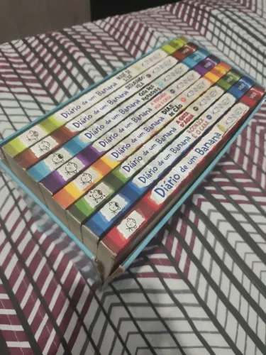 box diario de um banana 8 livros (box ta um pouco rasgada)