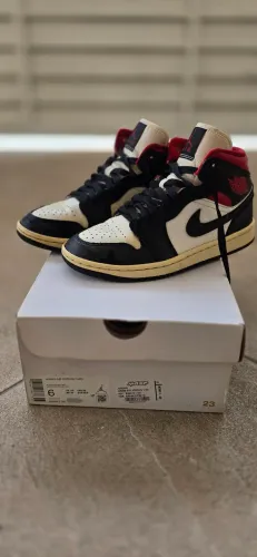 Jordan air mid 1