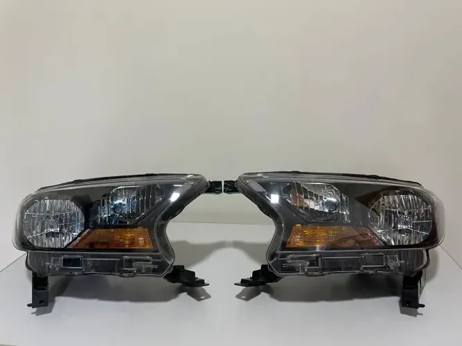 Par de faróis originais Ford Ranger XLS 2020 halógenos ? direito e esquerdo