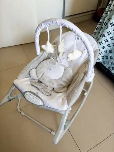 Cadeirinha de balanço vibratória Maxi Baby