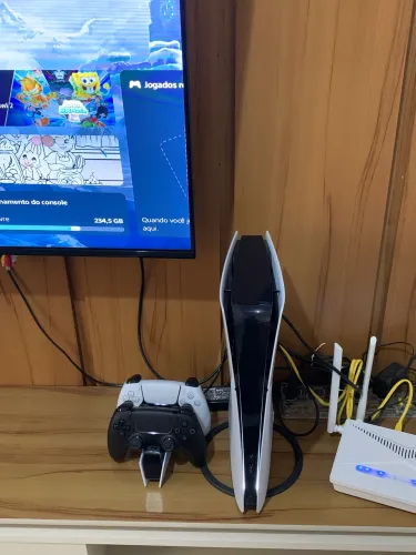 PS5 1TB + 2 controles original dualsense + base de carregador original Sony