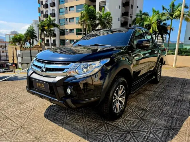 Mitsubishi L200 Trit. S.out. GLS 2.4 CD Diesel Aut. 2021