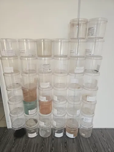 44 potes redondos 2,5 lts para doação