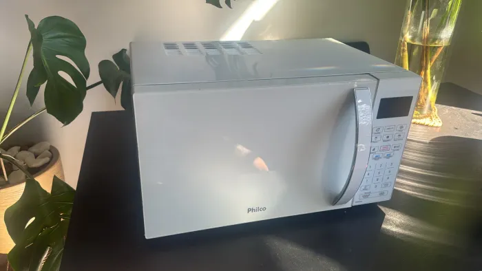 Microondas Philco 20 litros semi novo