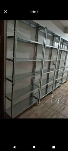 Estante de ferro nova