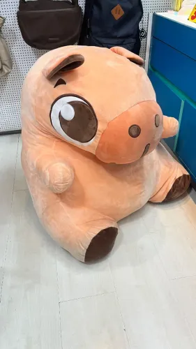 Pelúcia gigante de capivara