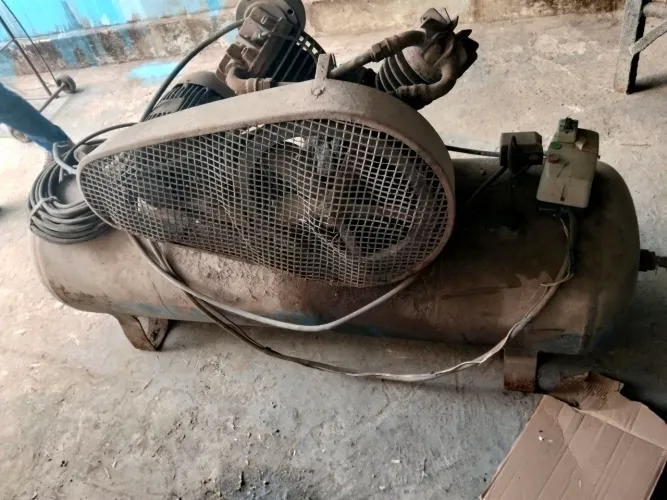 VENDO COMPREENSOR TRIFASICO 5.500