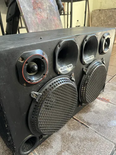 VENDO CAIXA DE SOM AUTOMOTIVO C/ MÓDULO