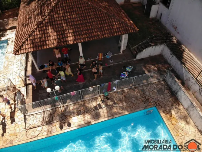 ANTIGO CLUBE BANESTADO localizado na BR 376, a 500 metros da industria de Paranavai sentid