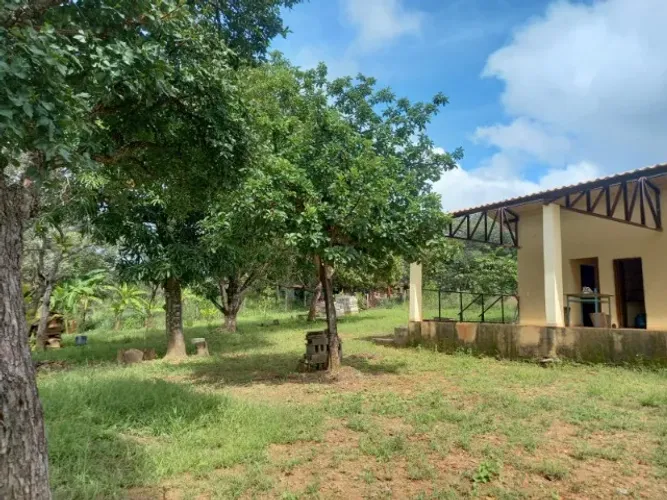 Chácara na Taboquinha-GO. Poço artesiano e córrego. Escriturada. 3.000m². Casa 2 quartos