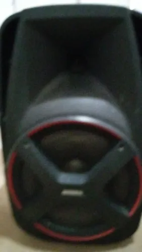Vendo caixa amplificada acompanhada mondial acompanhada de dois microfones sem fio