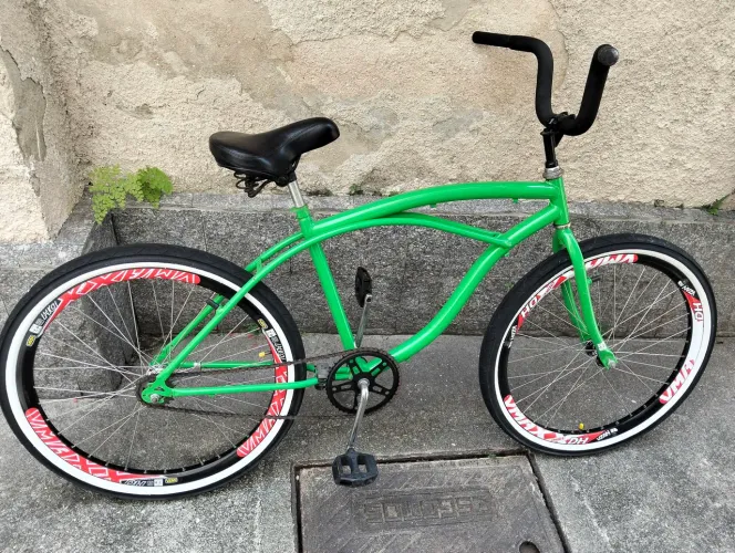 Vendo bicicleta Praiana aro 26 Vmaxx raios de inox muito conservada 900 reais.