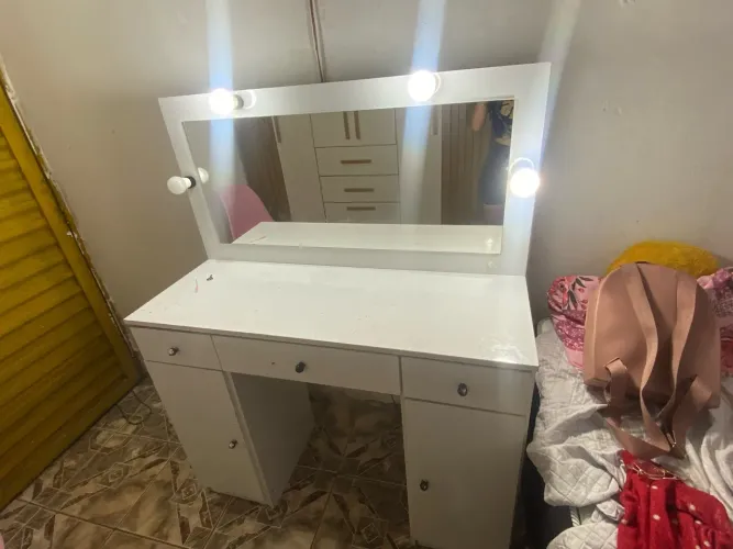 Vendo penteadeira camarim