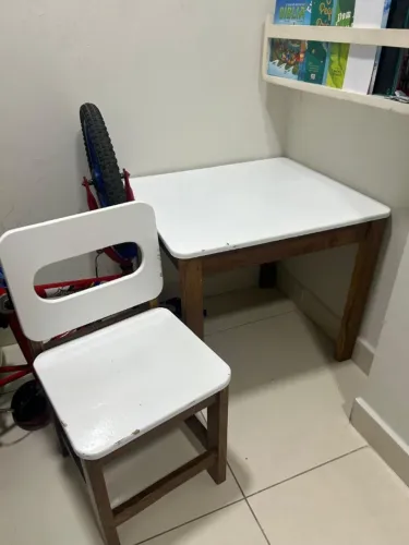 Mesa e Cadeira Infantil+ Cama de solteiro
