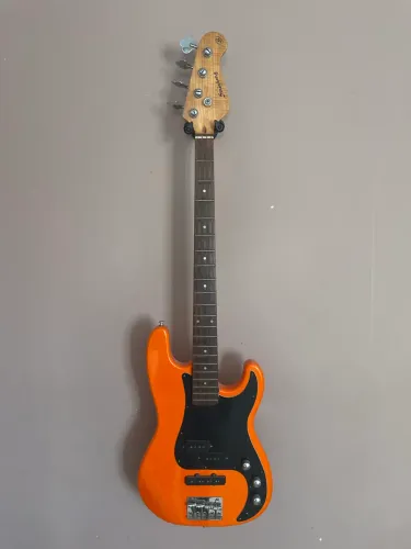 Contra baixo elétrico Strinberg PJ 4 cordas