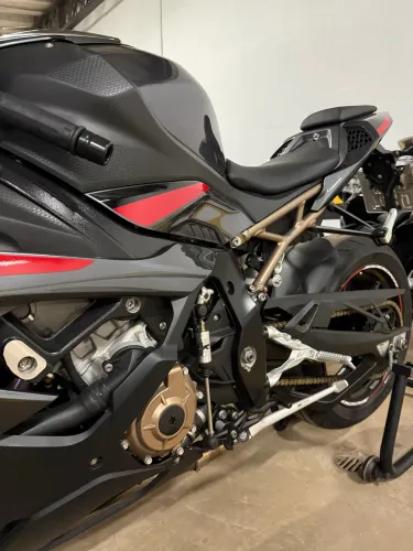 BMW S1000RR 2022 - Impecável