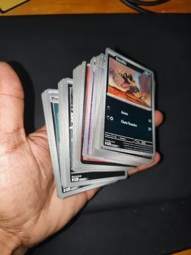 100 cartas avulsas de Pokémon TCG Coleções variadas