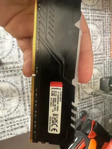 2 pente de Memória kingston fury RGB 2x8gb 