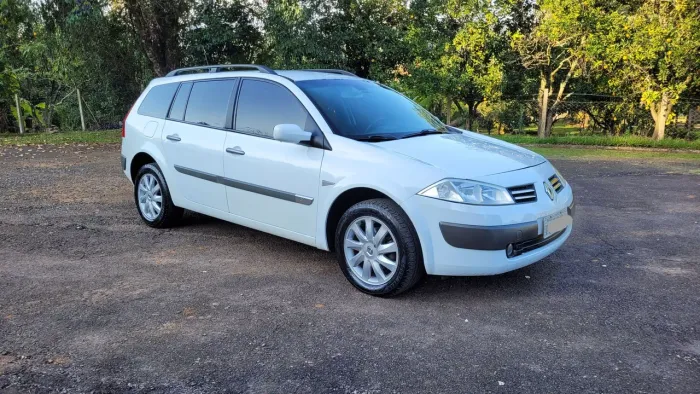 Renault Megane Grand Tour Dynam. Hi-flex 1.6 16V 2013