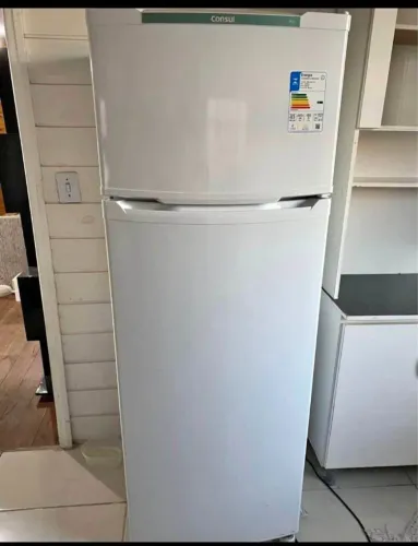 Vendo geladeira funcionando perfeitamente 