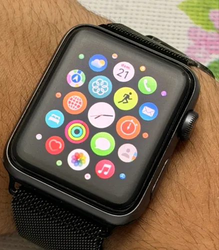 Apple Watch Series 3 42mm GPS - Perfeito Estado (Bateria 87%)