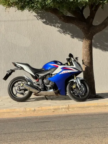 CBR 600f - a Hornet Carenada