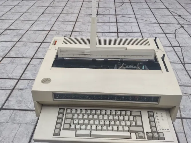 MAQUINA ESCREVER IBM - ELETRICA - MO