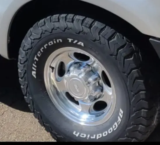 Rodas Aro 16 F250 com pneu BF