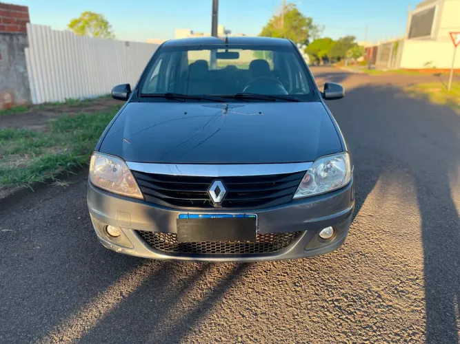 Renault Logan Authentique Hi-flex 1.0 16V 4P 2013