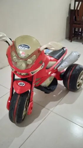 Moto elétrica infantil