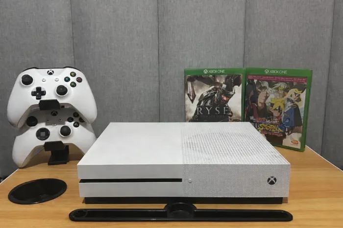 Xbox One S / 1Tb