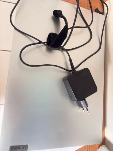 Notebook LENOVO